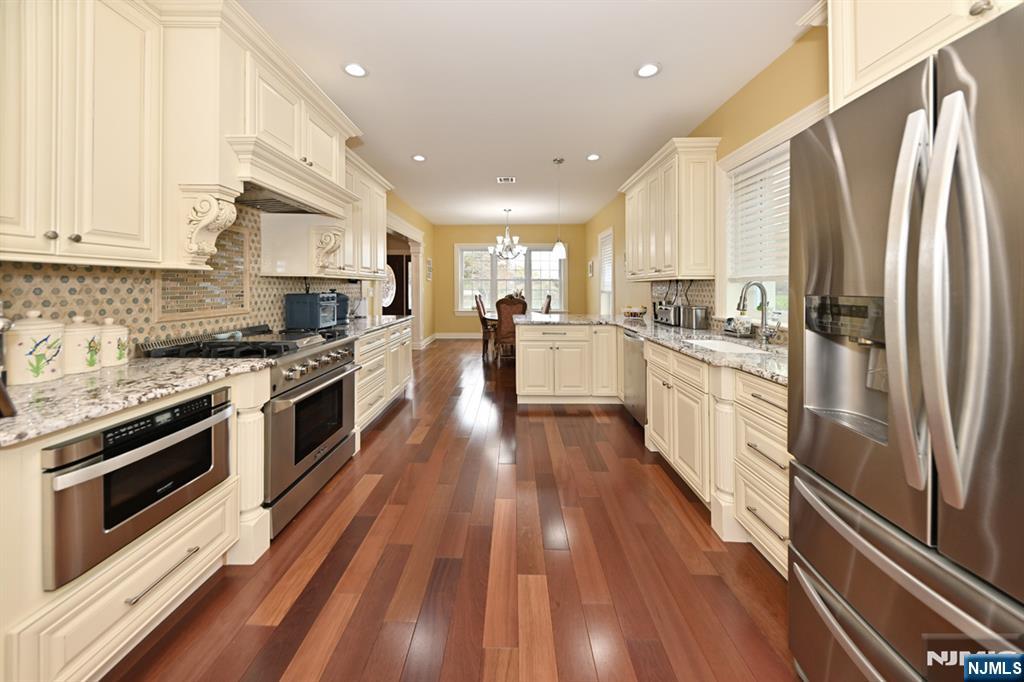 403 Summit Avenue Hackensack, NJ 07601 - Photo 8 of 36