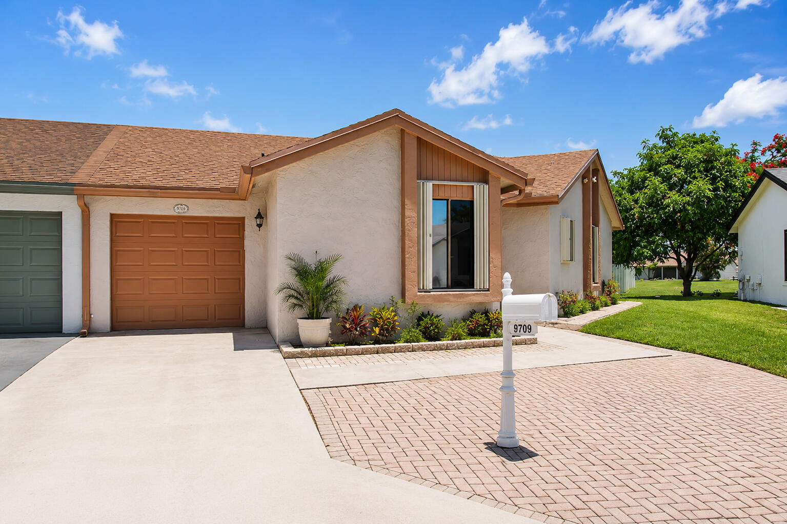 9709 Sunny Isle Circle Boca Raton, FL 33428 - Photo 2 of 37 1F0FCEED-B168-4CB0-8BEC-743F6523F70C