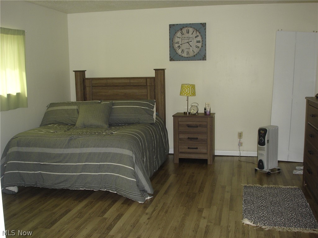 13065 Old State Road Huntsburg, OH 44046 - Photo 21 of 35 Master bedroom, full bath attached. Plenty of closets.