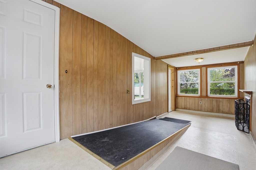 35 Burnham Road Lowell, MA 01852 - Photo 25 of 32