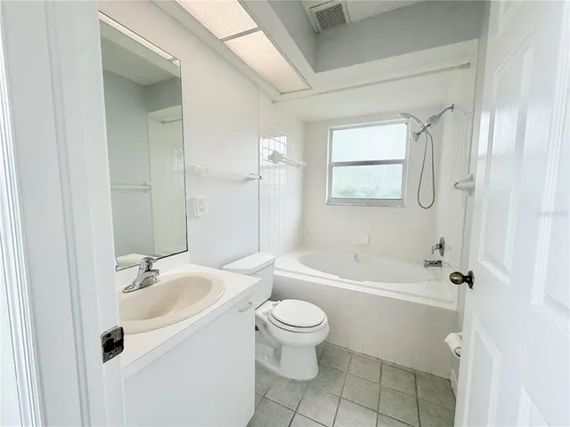 $2,150 | 20 Emerald Bay Drive, Oldsmar, FL 34677