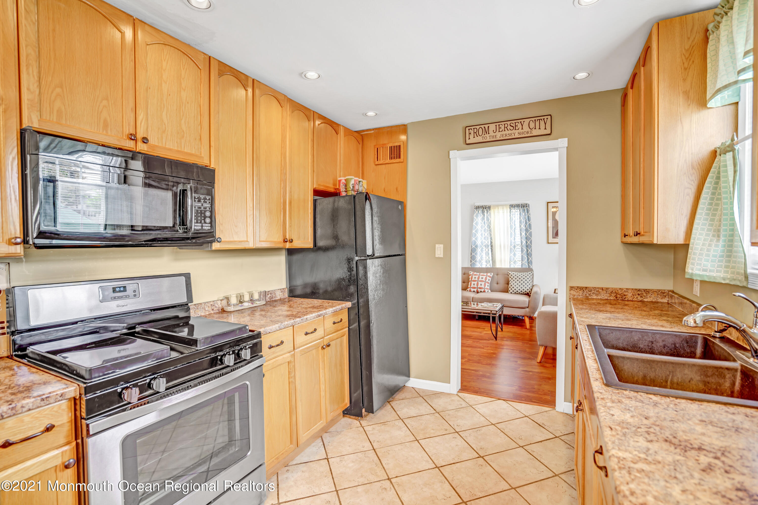 711 Ridge Avenue Neptune Township, NJ 07753 - Photo 13 of 39 020_dsc02035_6_7_8_9