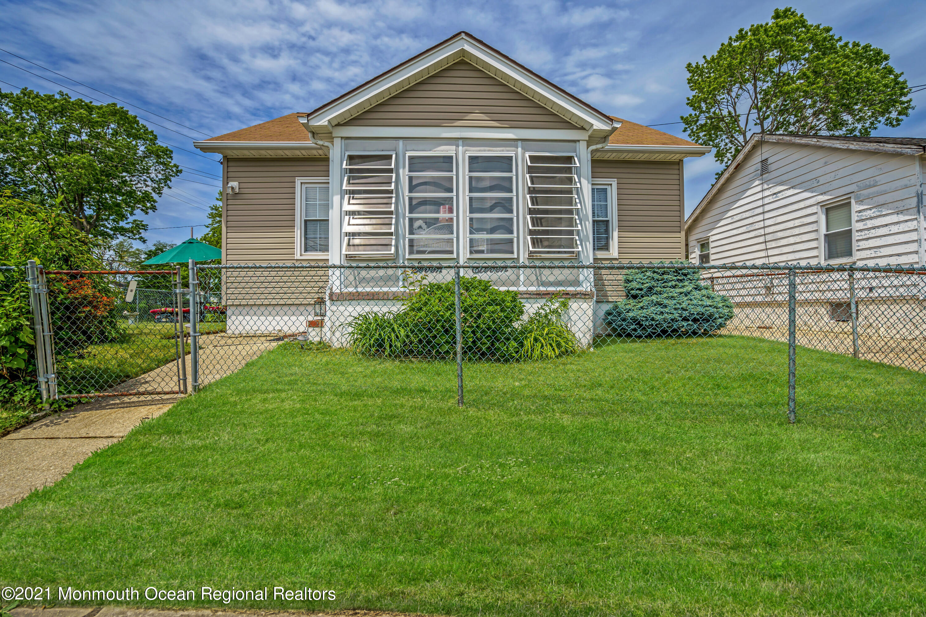 711 Ridge Avenue Neptune Township, NJ 07753 - Photo 3 of 39 005_dsc01972_1