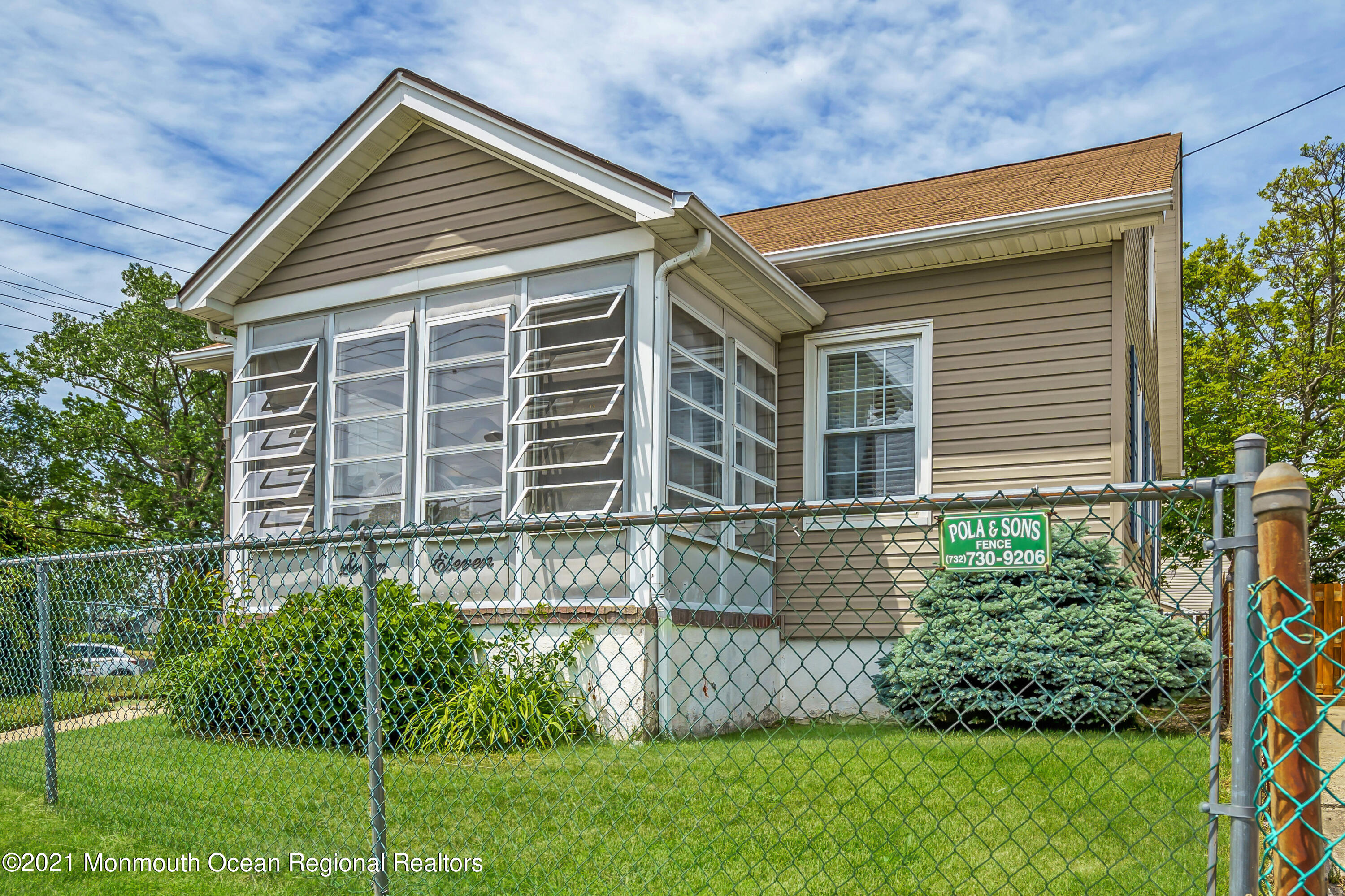 711 Ridge Avenue Neptune Township, NJ 07753 - Photo 4 of 39 006_dsc01977_1_copy