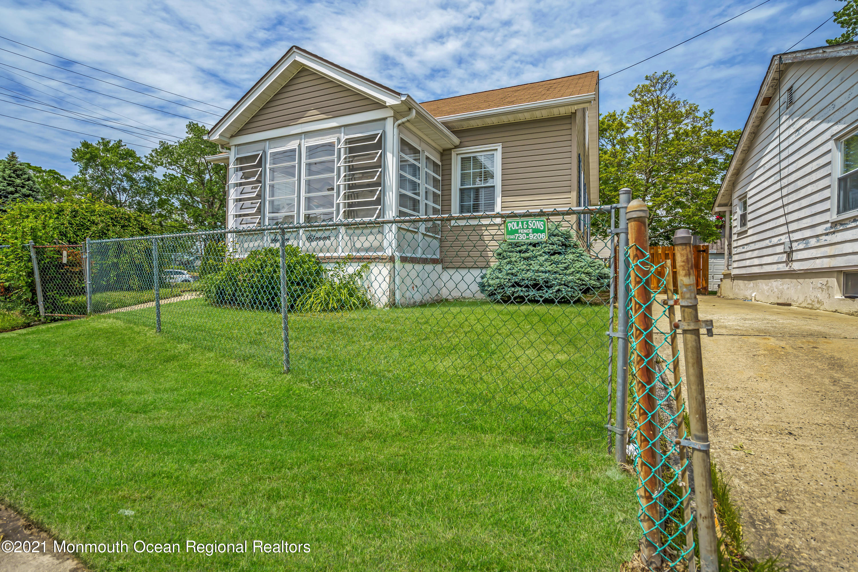 711 Ridge Avenue Neptune Township, NJ 07753 - Photo 5 of 39 007_dsc01977_1