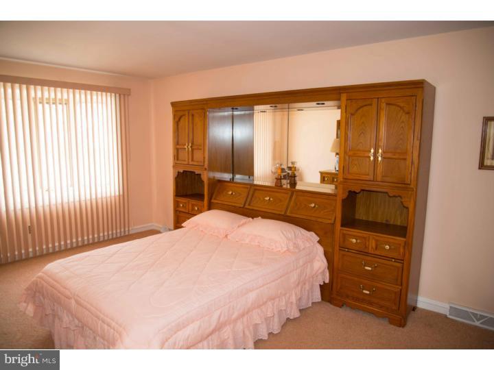 1810 Prospect Ridge Boulevard Haddon Heights, NJ 08035 - Photo 15 of 24 Gallery Image 15