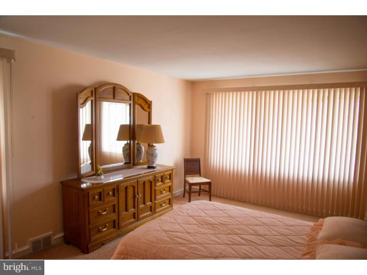 1810 Prospect Ridge Boulevard Haddon Heights, NJ 08035 - Photo 17 of 24 Gallery Image 17