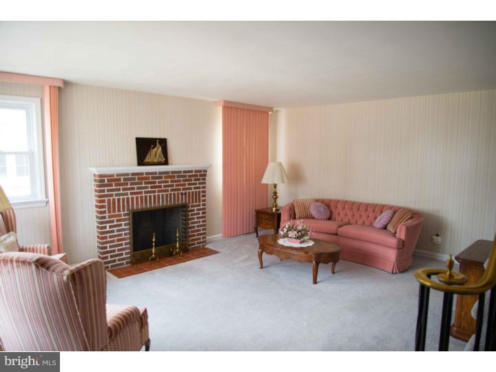 1810 Prospect Ridge Boulevard Haddon Heights, NJ 08035 - Photo 4 of 24 Gallery Image 4