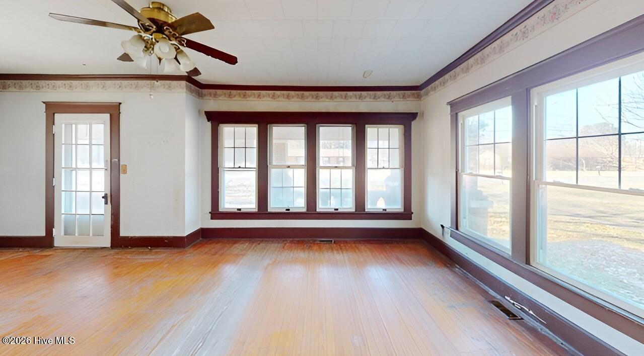 1502 Herrington Road Elizabeth City, NC 27909 - Photo 16 of 52 Living_Area_23