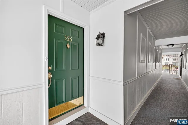 $2,800 | 556 Holly Court, Mahwah, NJ 07430