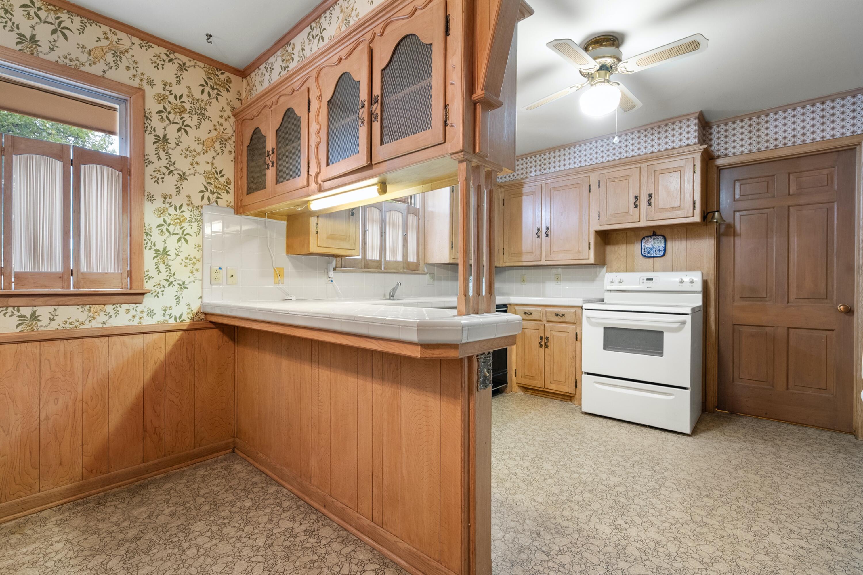905 West Virginia Street Floydada, TX 79235 - Photo 8 of 23 905 W Virginia 14