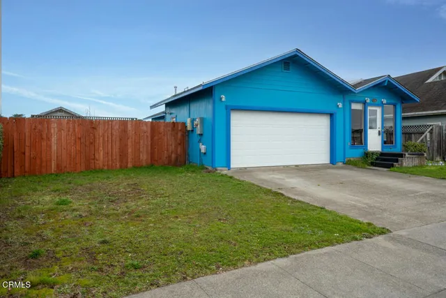 $570,000 | 934 Stewart Street, Fort Bragg, CA 95437