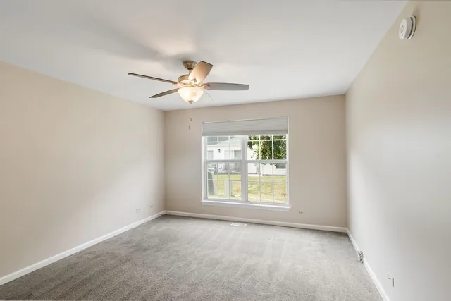 $289,000 | 106 Woodbury Lane, Lake Bluff, IL 60044