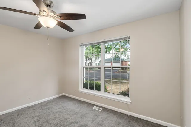 $289,000 | 106 Woodbury Lane, Lake Bluff, IL 60044