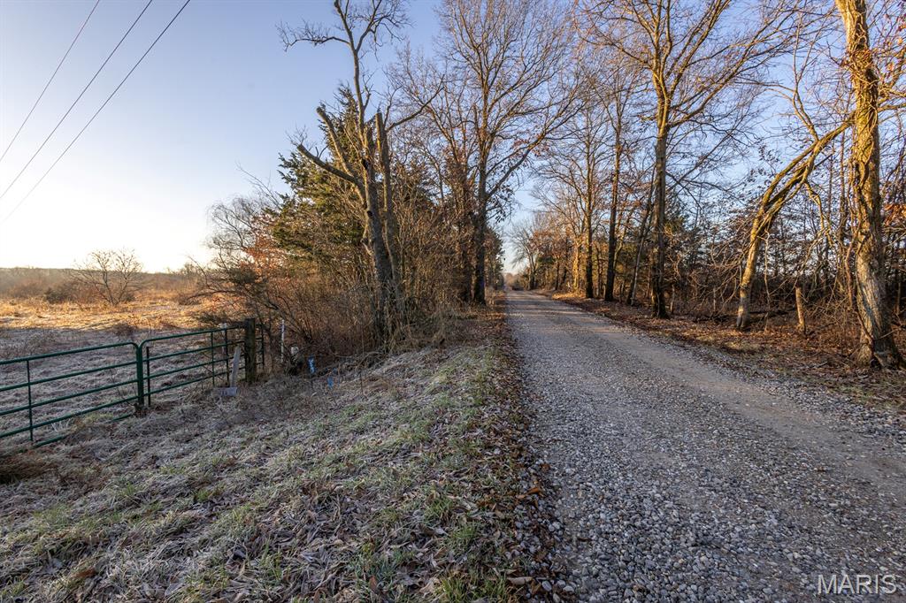 25764 Hopkins Road Perry, MO 63462 - Photo 6 of 36