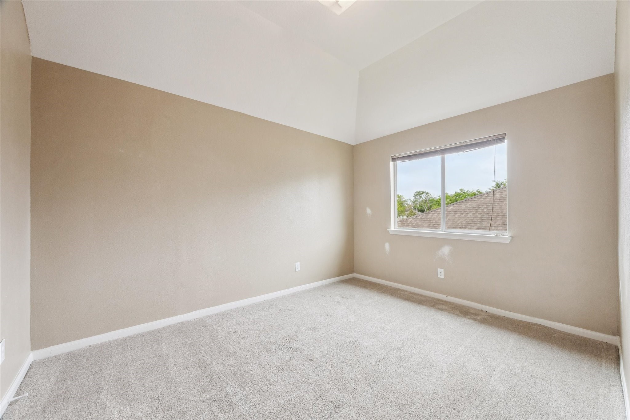 4713 Cypress Bend Court Pearland, TX 77584 - Photo 21 of 27 Bedroom #2 Upstairs