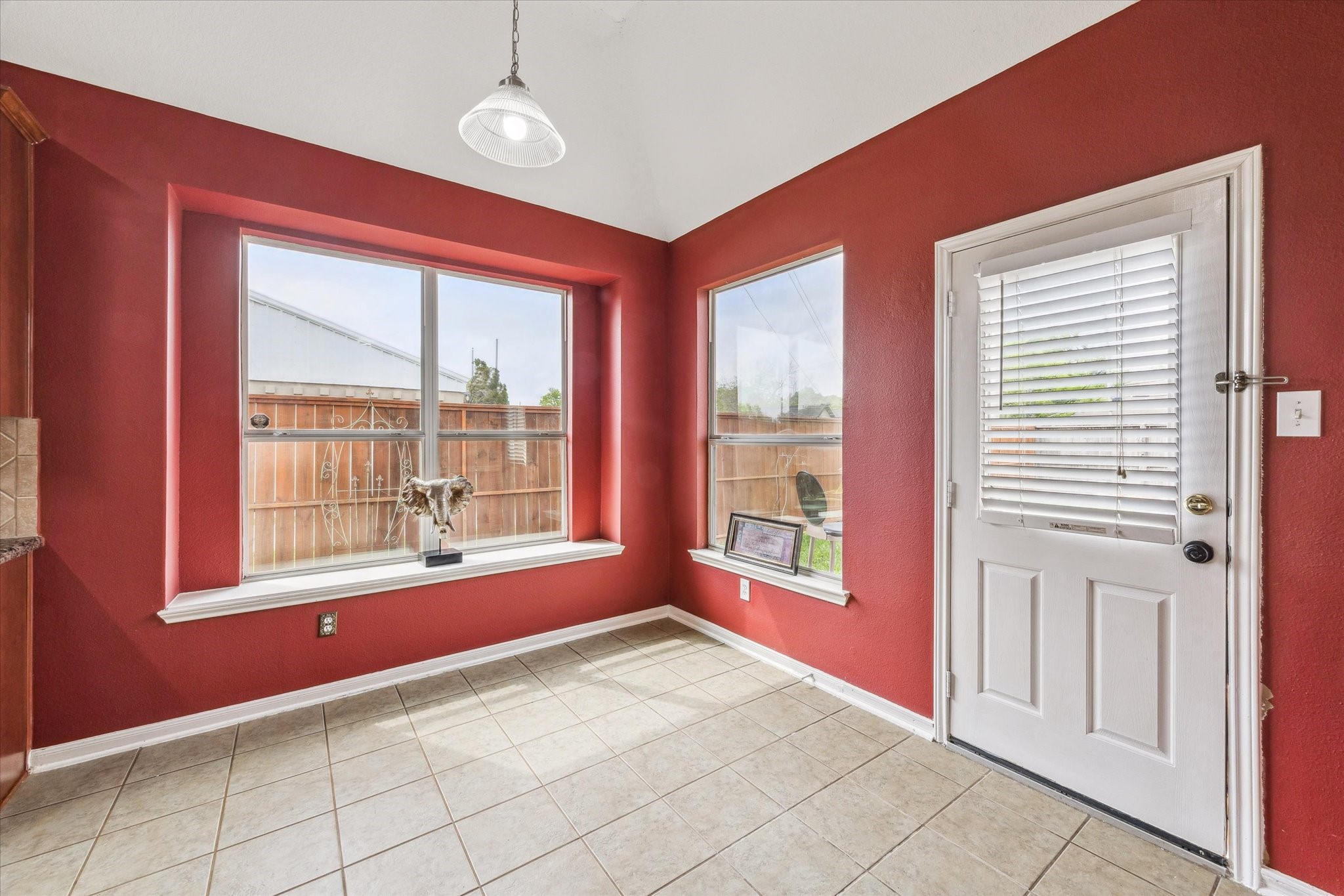 4713 Cypress Bend Court Pearland, TX 77584 - Photo 5 of 27 Dining area off the kitchen