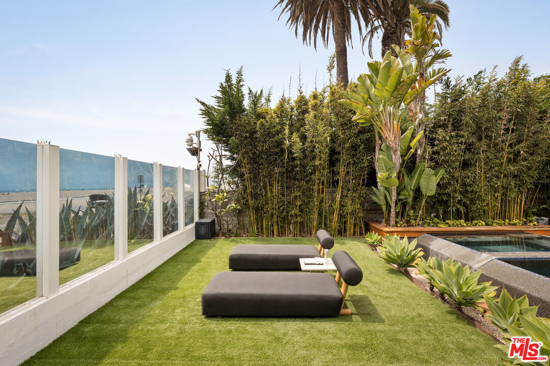 966 Palisades Beach Road Santa Monica, CA 90403 - Photo 15 of 27