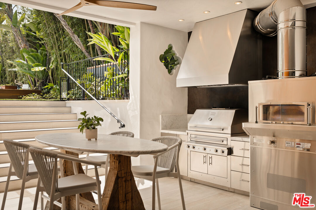 966 Palisades Beach Road Santa Monica, CA 90403 - Photo 17 of 27