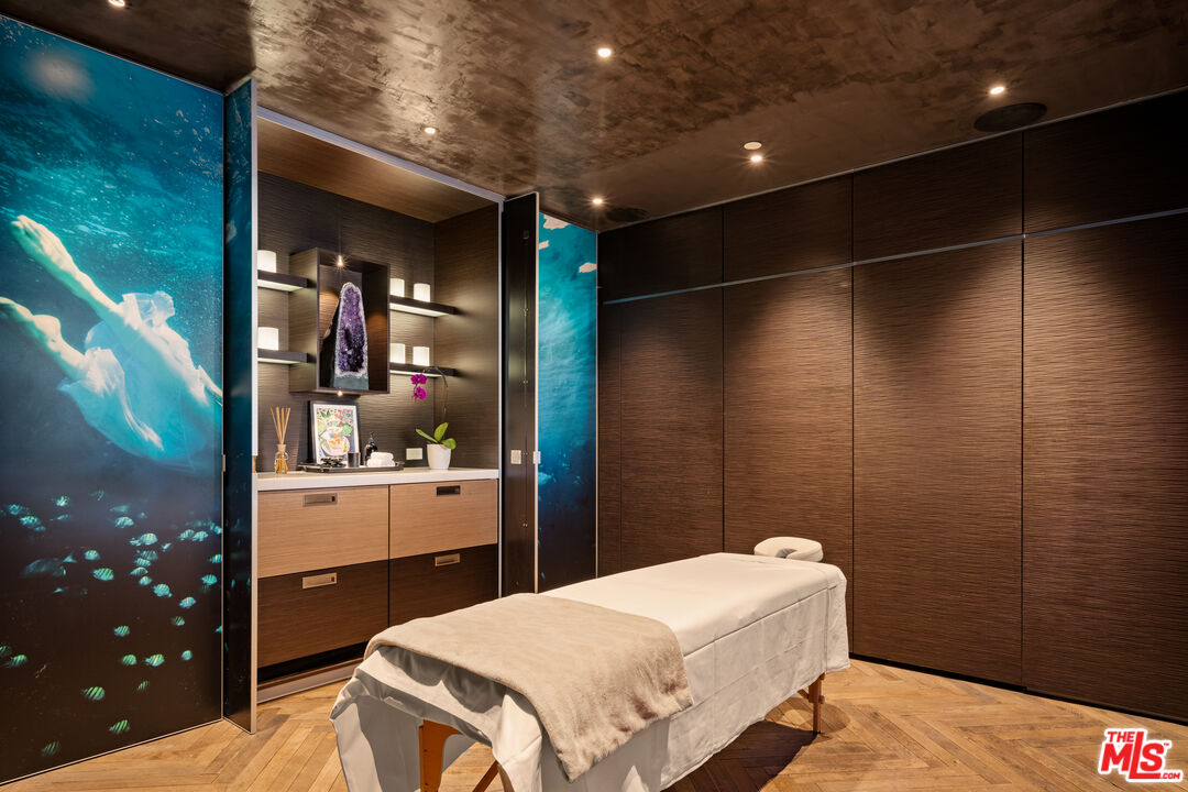 966 Palisades Beach Road Santa Monica, CA 90403 - Photo 22 of 27