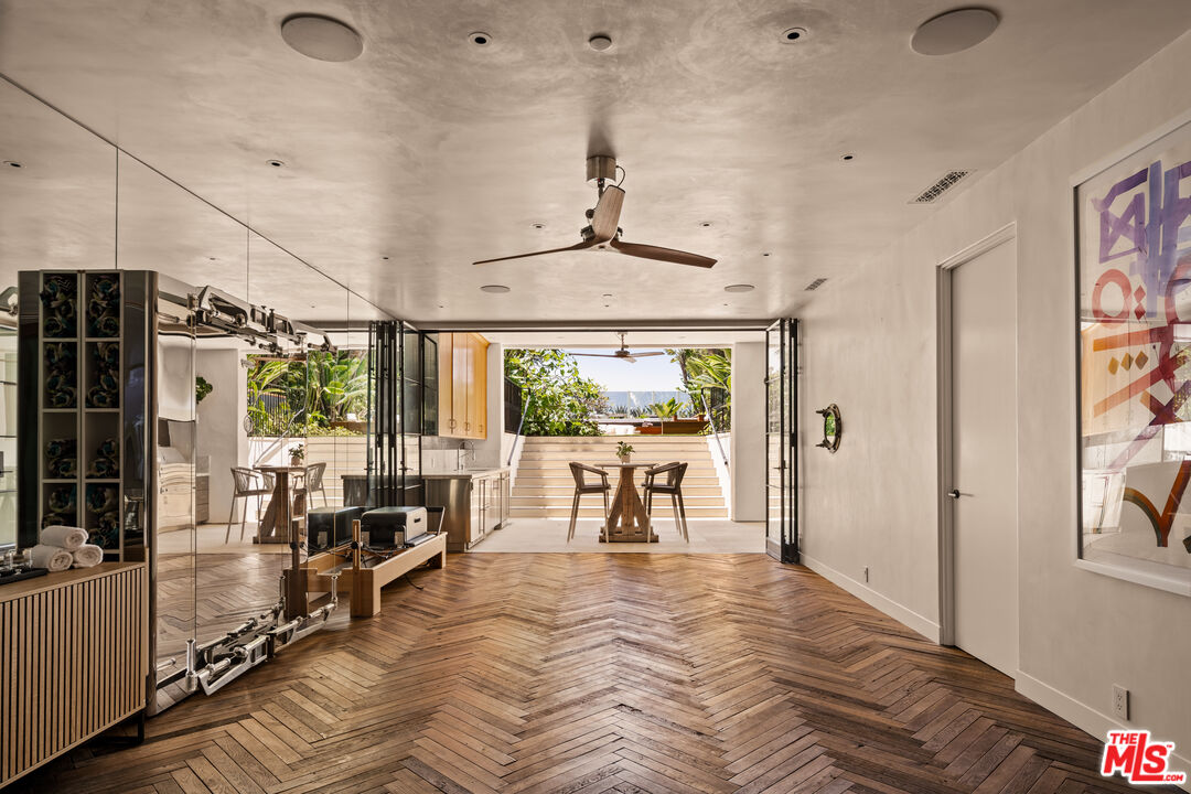 966 Palisades Beach Road Santa Monica, CA 90403 - Photo 23 of 27