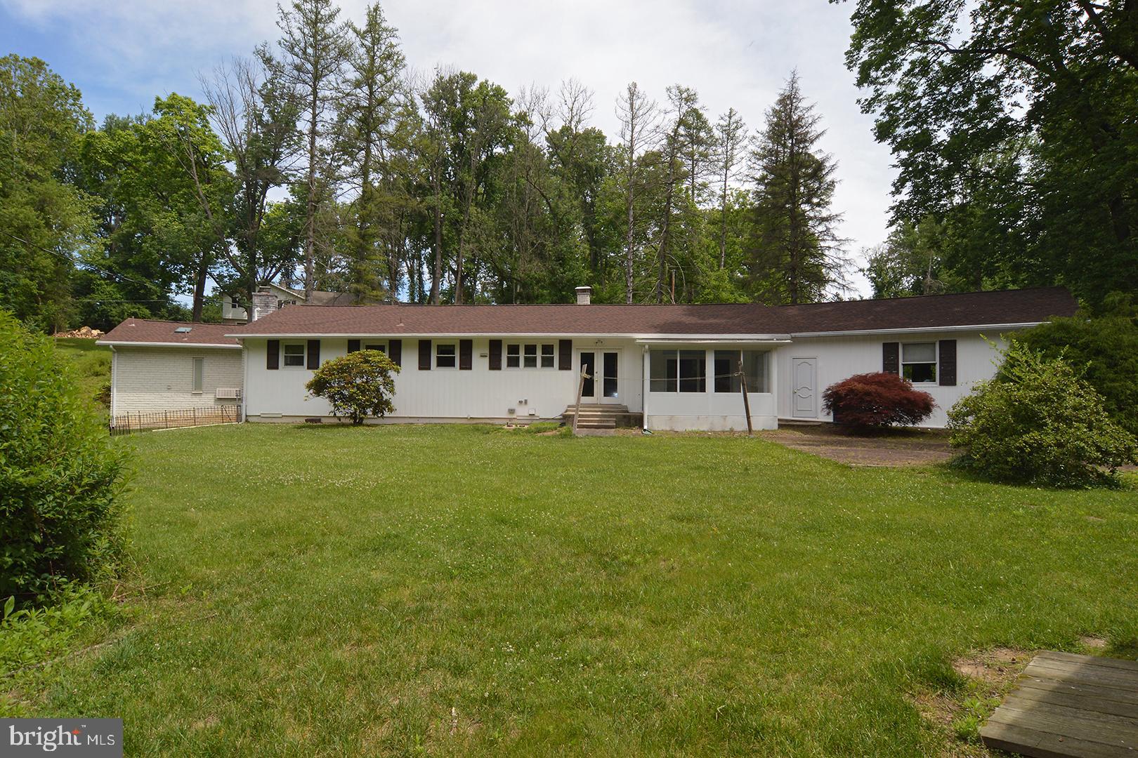 106 Stephen Road Reading, PA 19601 - Photo 33 of 34 Rear House