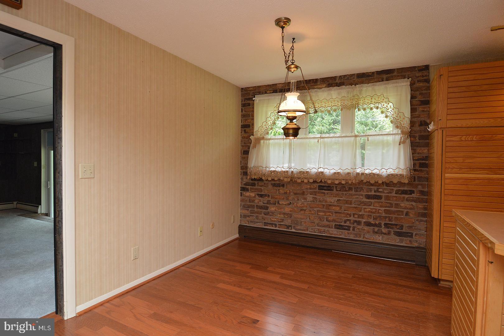 106 Stephen Road Reading, PA 19601 - Photo 6 of 34 Dining Room