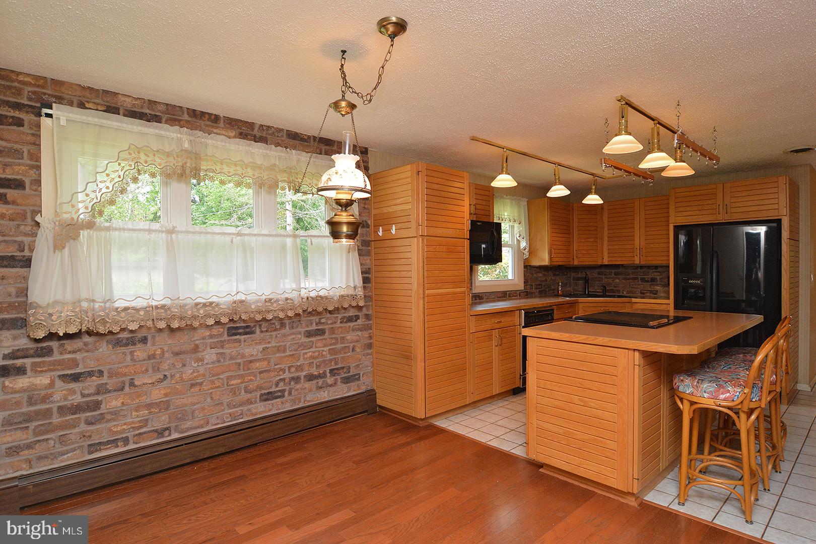 106 Stephen Road Reading, PA 19601 - Photo 7 of 34 Dining Room