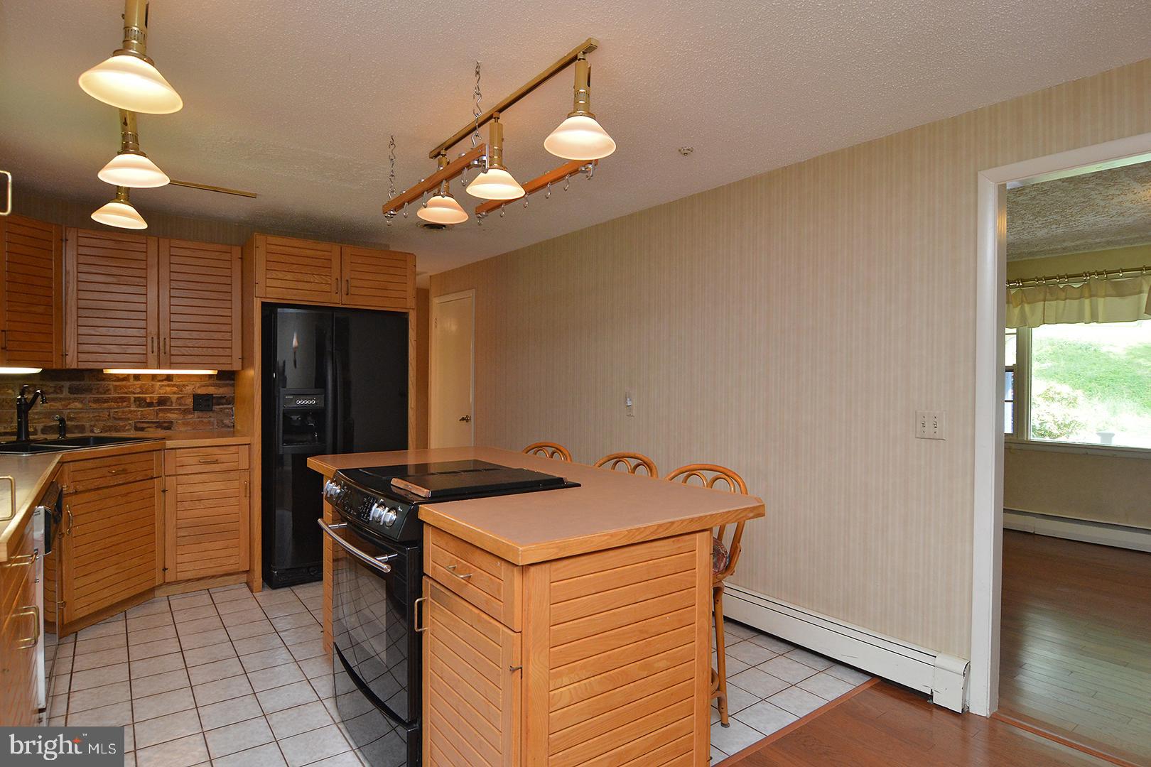 106 Stephen Road Reading, PA 19601 - Photo 9 of 34 Kitchen