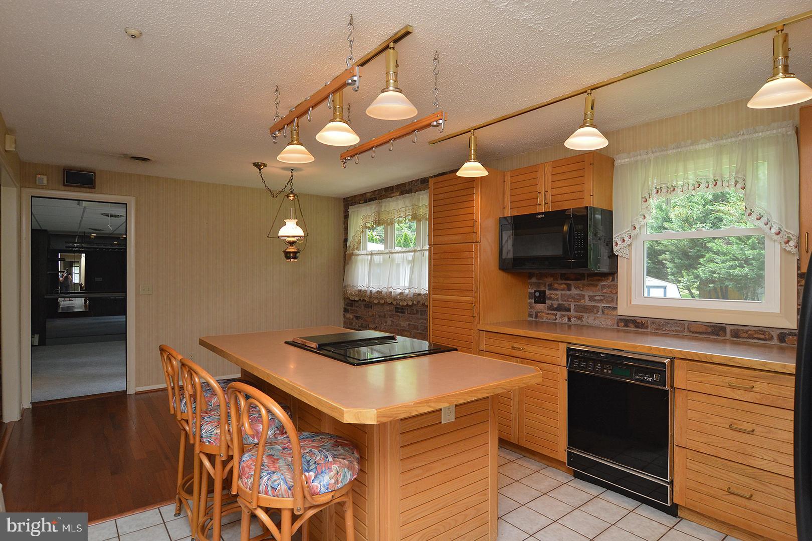 106 Stephen Road Reading, PA 19601 - Photo 10 of 34 Kitchen