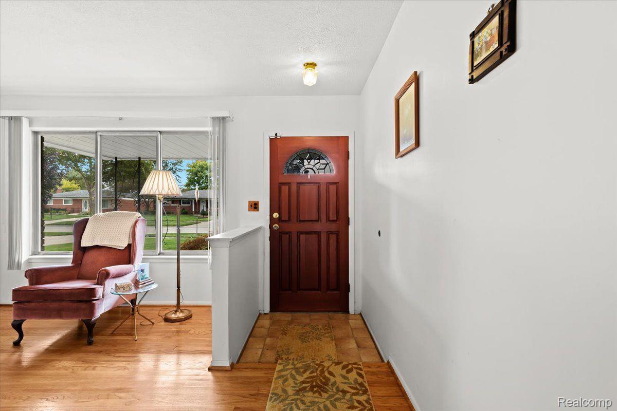 34654 Greentrees Road Sterling Heights, MI 48312 - Photo 5 of 33 Gallery Image 5