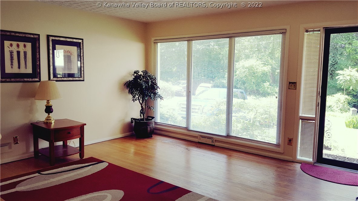 1612 Clark Road Charleston, WV 25314 - Photo 3 of 20 Gallery Image 3