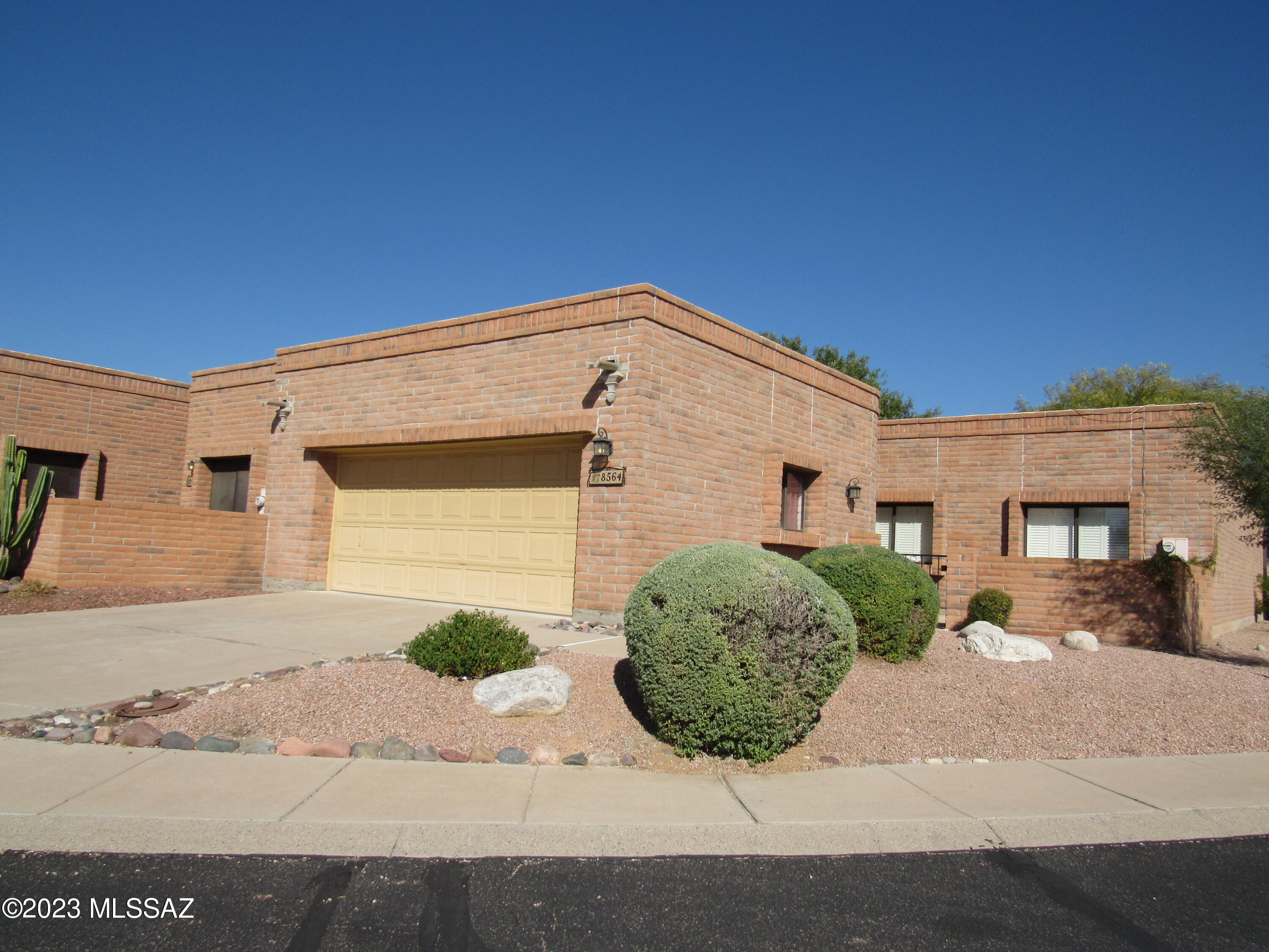 8564 North Candlewood Loop Tucson, AZ 85704 - Photo 3 of 20
