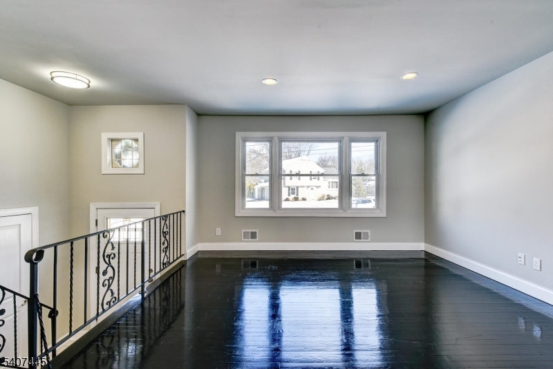 309 Jamestown Road Bridgewater, NJ 08807 - Photo 10 of 21