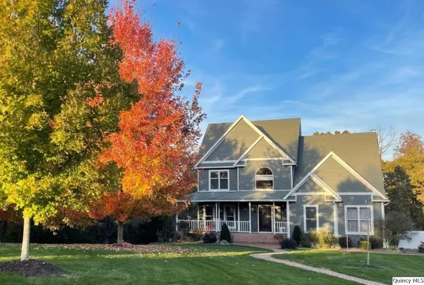 $520,000 | 5585 Woodcrest Drive, Quincy, IL 62305