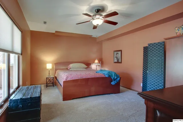 $549,900 | 5585 Woodcrest Drive, Quincy, IL 62305