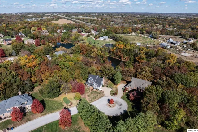 $549,900 | 5585 Woodcrest Drive, Quincy, IL 62305