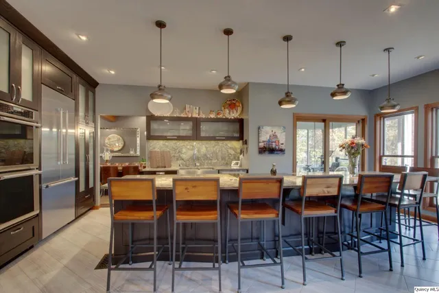 $549,900 | 5585 Woodcrest Drive, Quincy, IL 62305