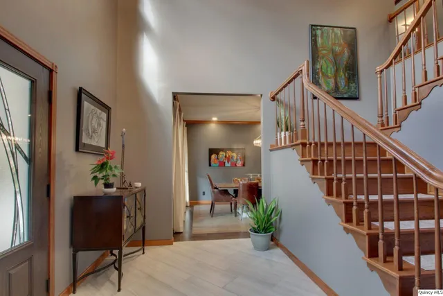 $549,900 | 5585 Woodcrest Drive, Quincy, IL 62305