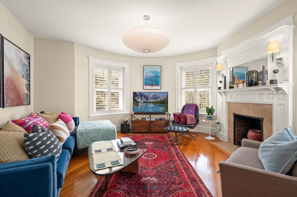 8 Colbourne Crescent, Unit 3 Brookline, MA 02445 - Photo 12 of 42