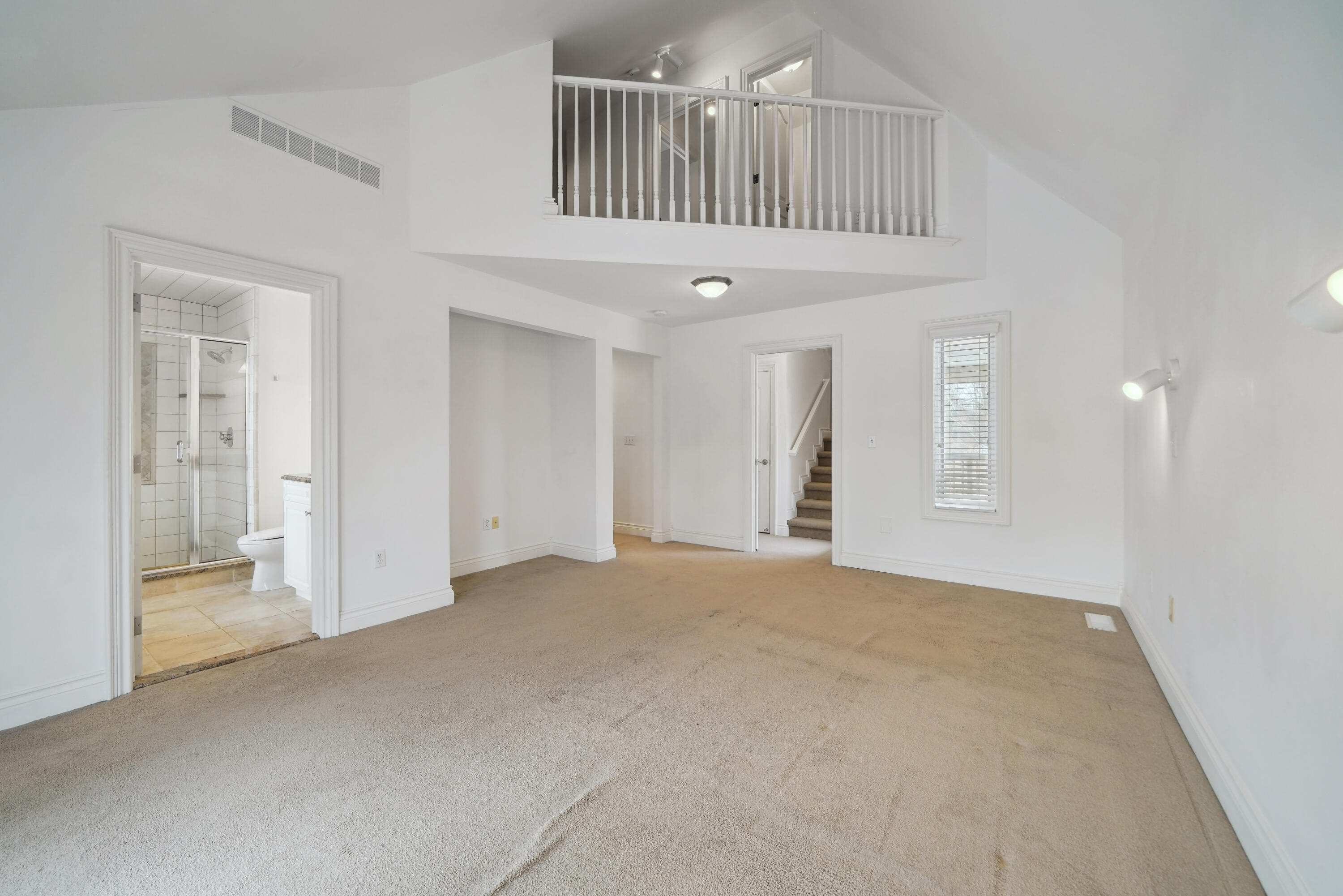 4660 Quarton Road Bloomfield Hills, MI 48302 - Photo 43 of 51 Upper level bedroom bath and loft