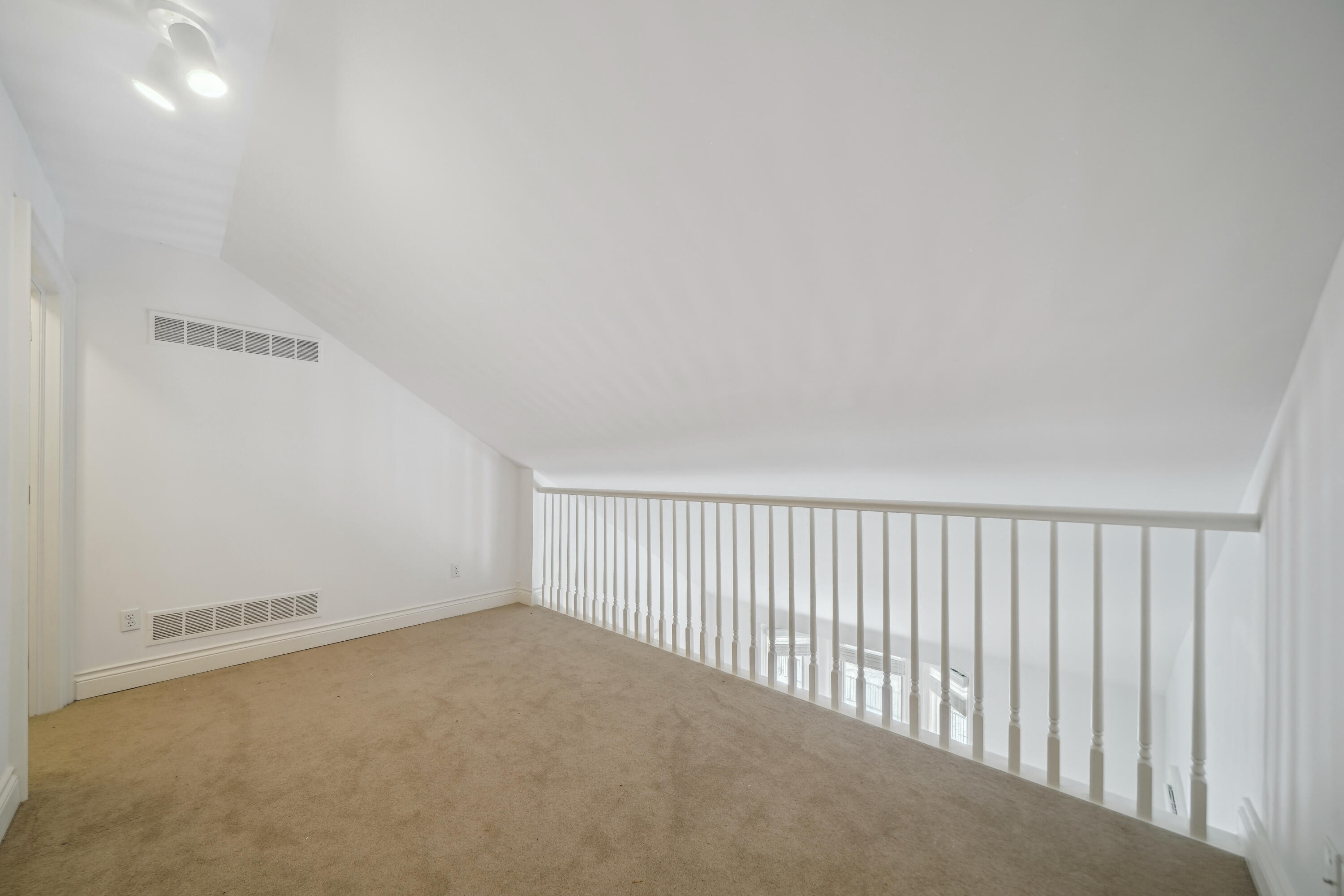 4660 Quarton Road Bloomfield Hills, MI 48302 - Photo 44 of 51 Loft 1