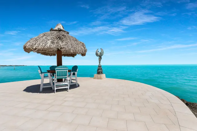 a car parked in front of a building