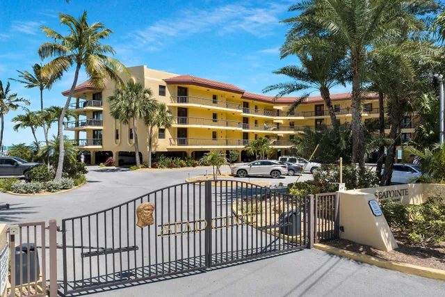 $1,799,000 | 101 East Ocean Drive, Unit C402, Key Colony Beach, FL 33051