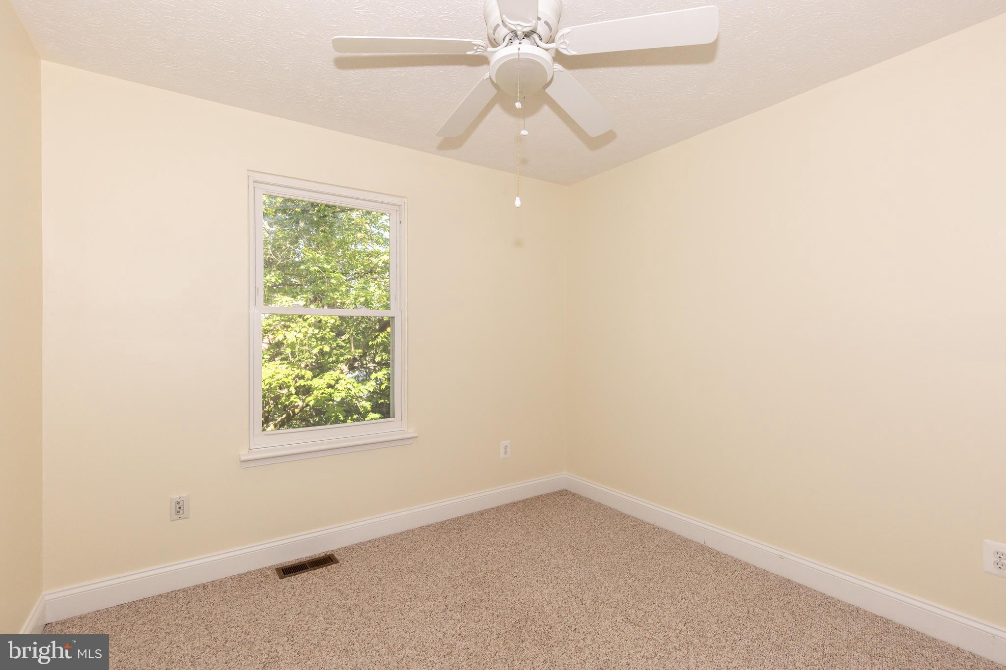 8550 Skipjack Place Pasadena, MD 21122 - Photo 13 of 32