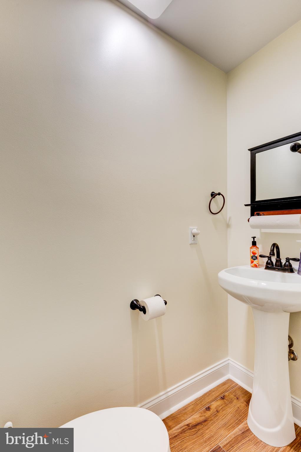 8550 Skipjack Place Pasadena, MD 21122 - Photo 8 of 32