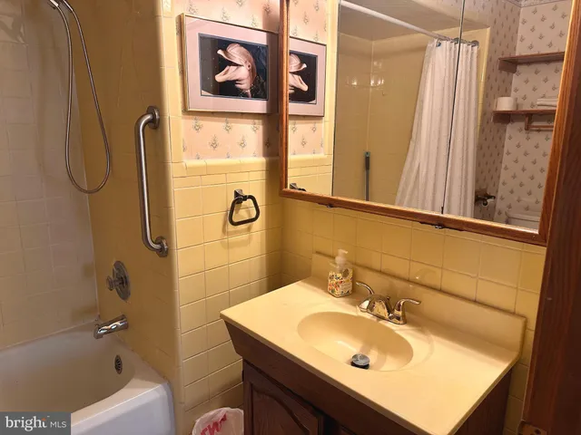 $299,900 | 220 Nemoral Street, Warminster, PA 18974