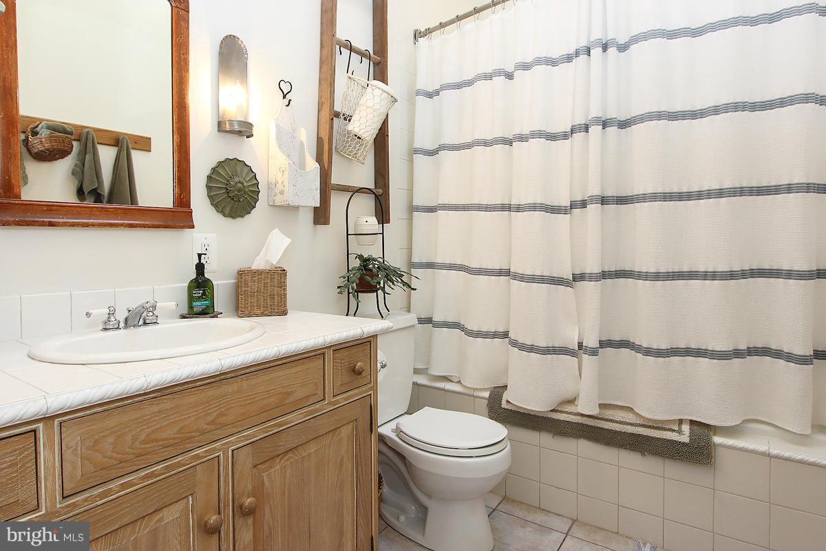 4315 Pinetree Road Rockville, MD 20853 - Photo 22 of 30 Bath
