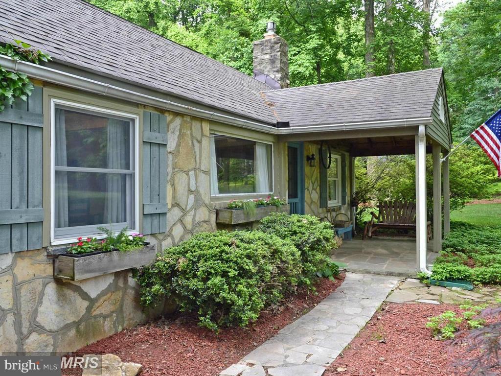 4315 Pinetree Road Rockville, MD 20853 - Photo 4 of 30 Exterior (Front)
