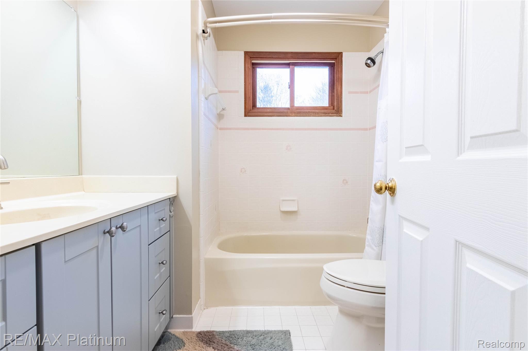 1732 North Hacker Road Howell, MI 48843 - Photo 53 of 74 49.Bathroom